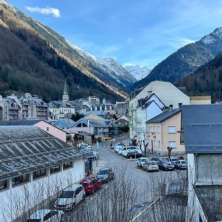 Centre ville, T2 avec terrasse et parking couvert. Cauterets Extérieur photo