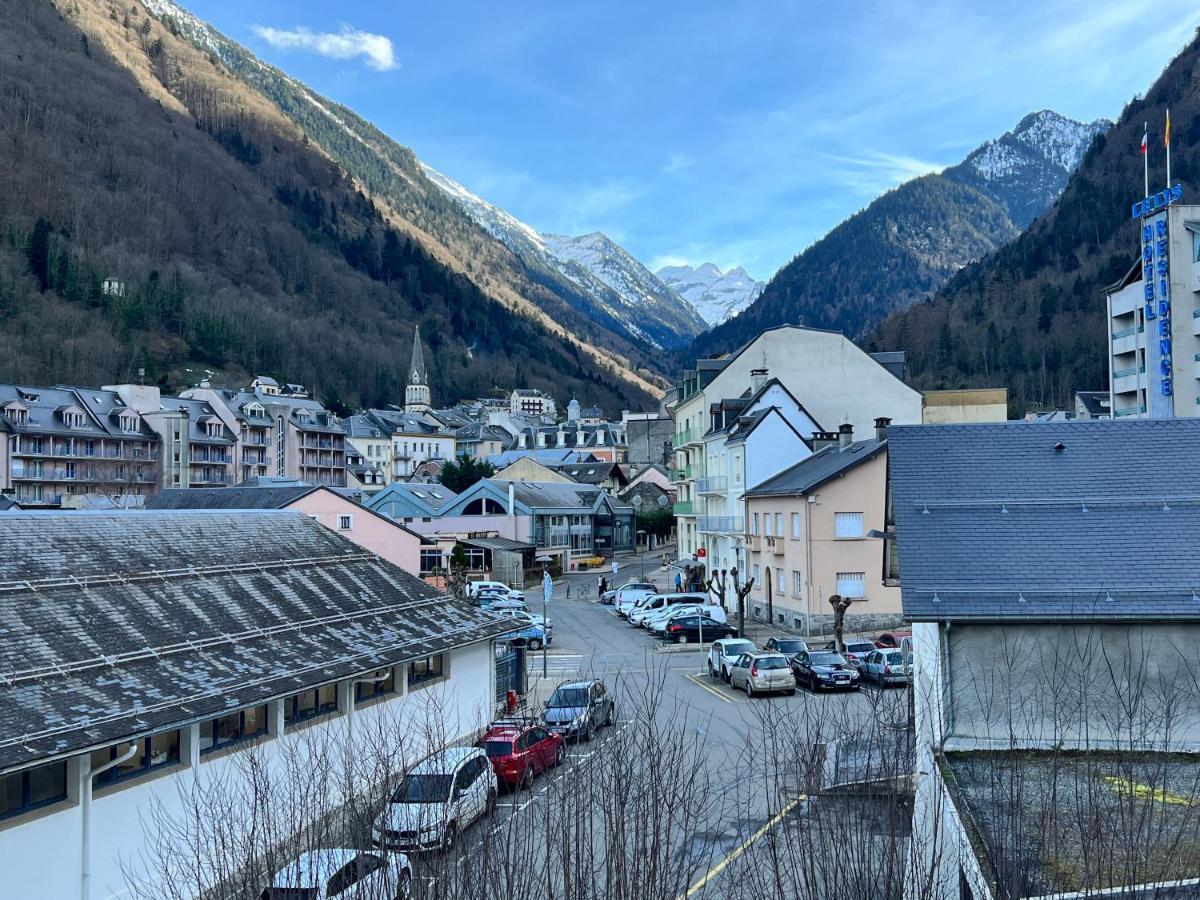 Centre ville, T2 avec terrasse et parking couvert. Cauterets Extérieur photo